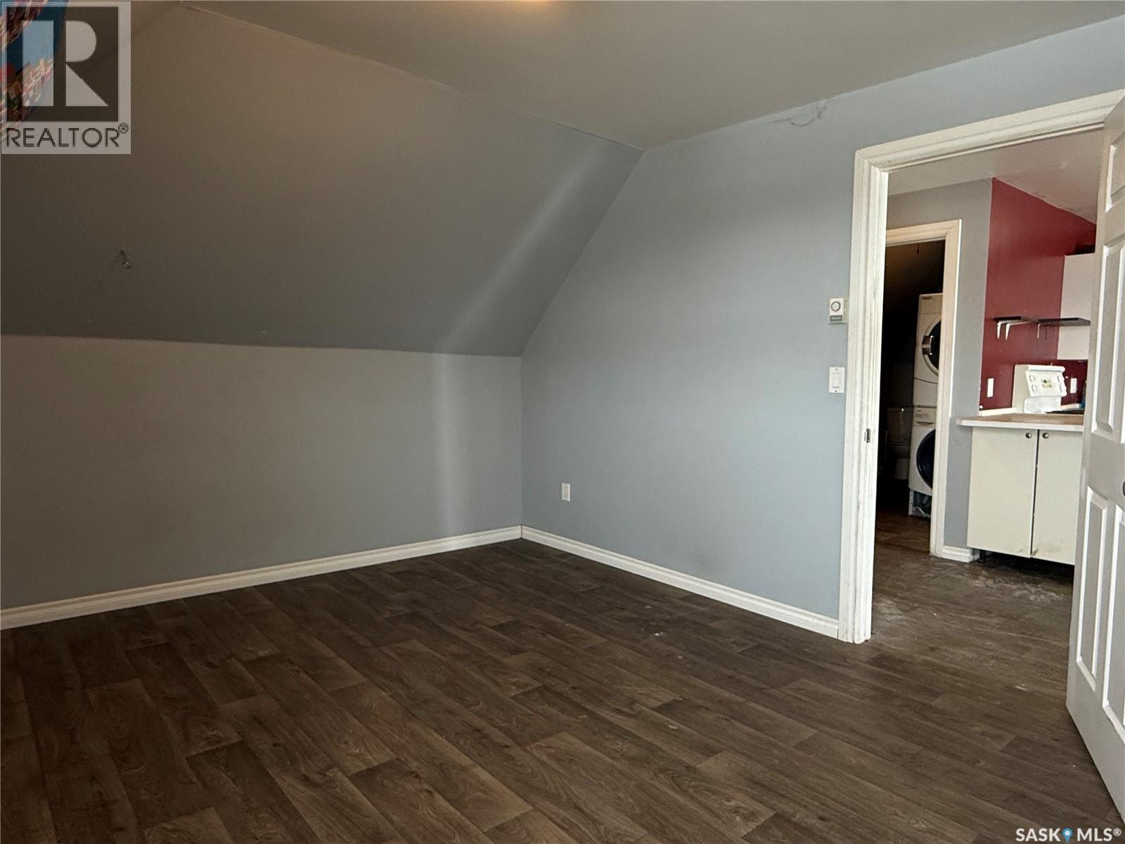 707 Railway AVENUE - 28