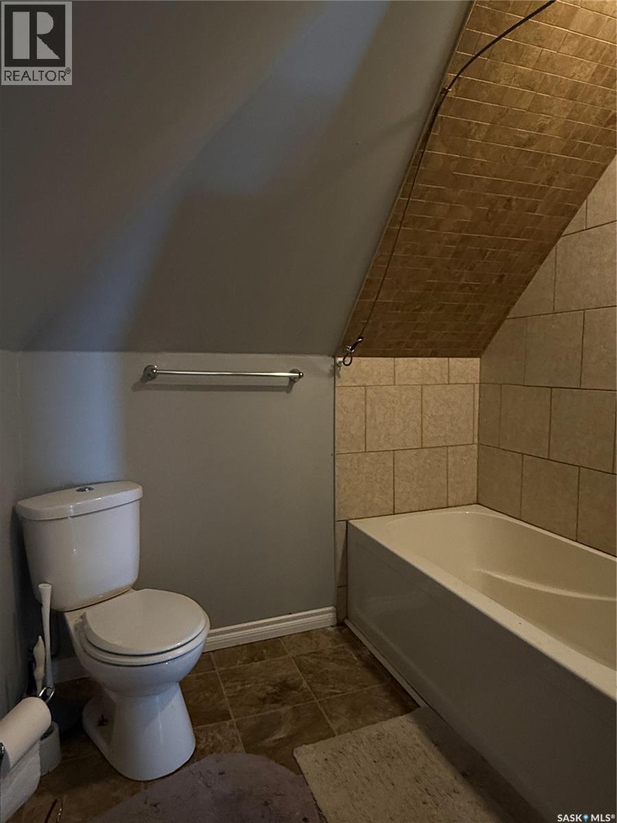 707 Railway AVENUE - 33