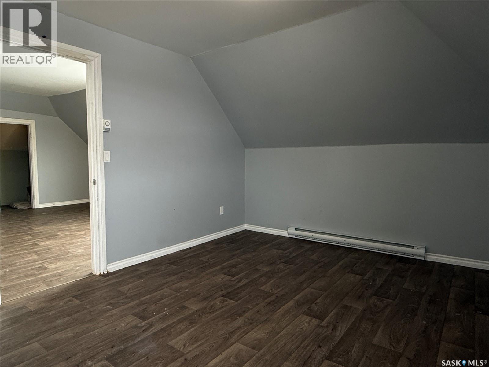 707 Railway AVENUE - 35