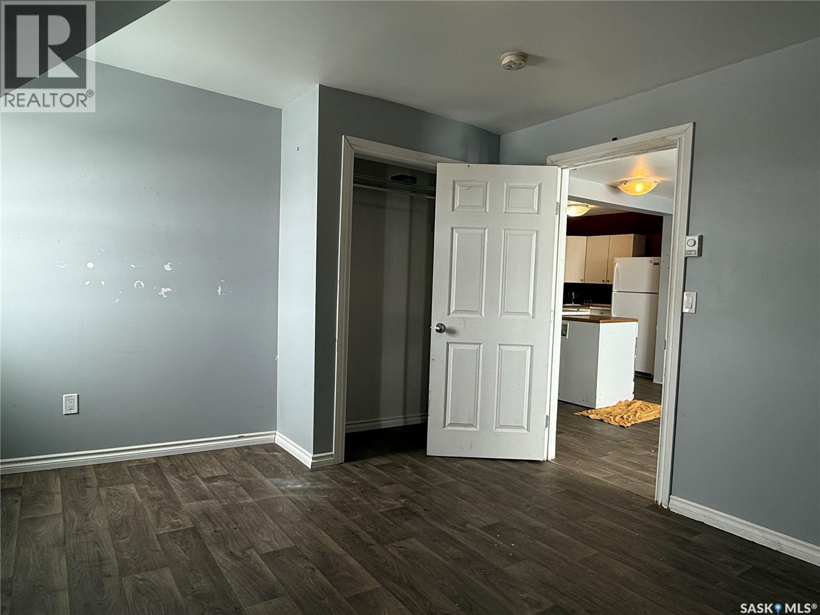 707 Railway AVENUE - 37