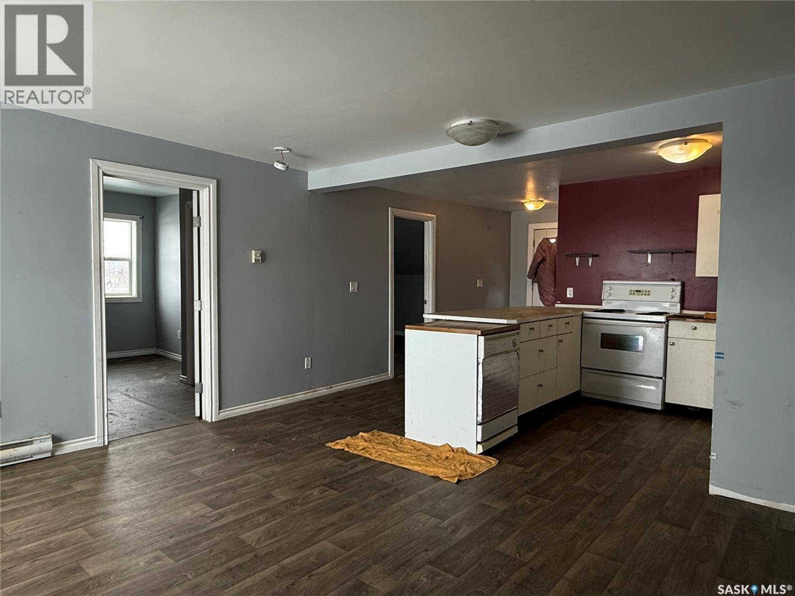 707 Railway AVENUE - 38