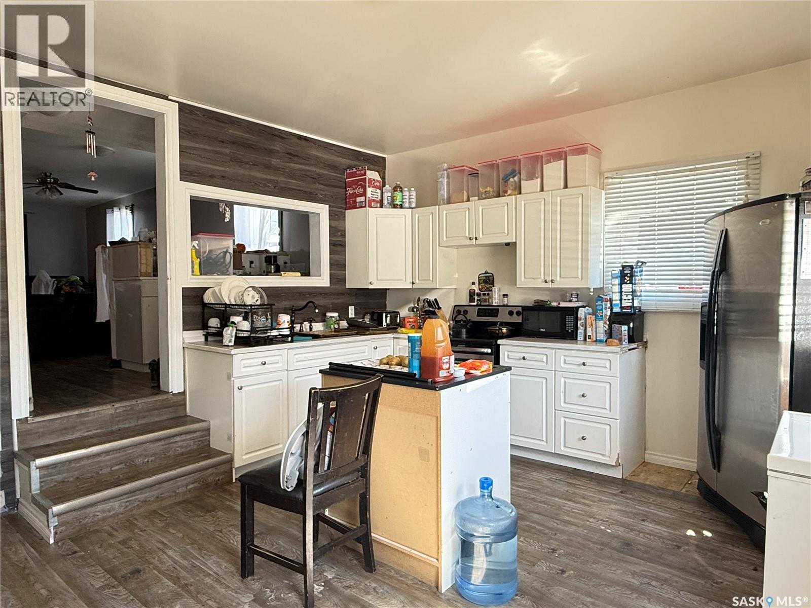 707 Railway AVENUE - 4