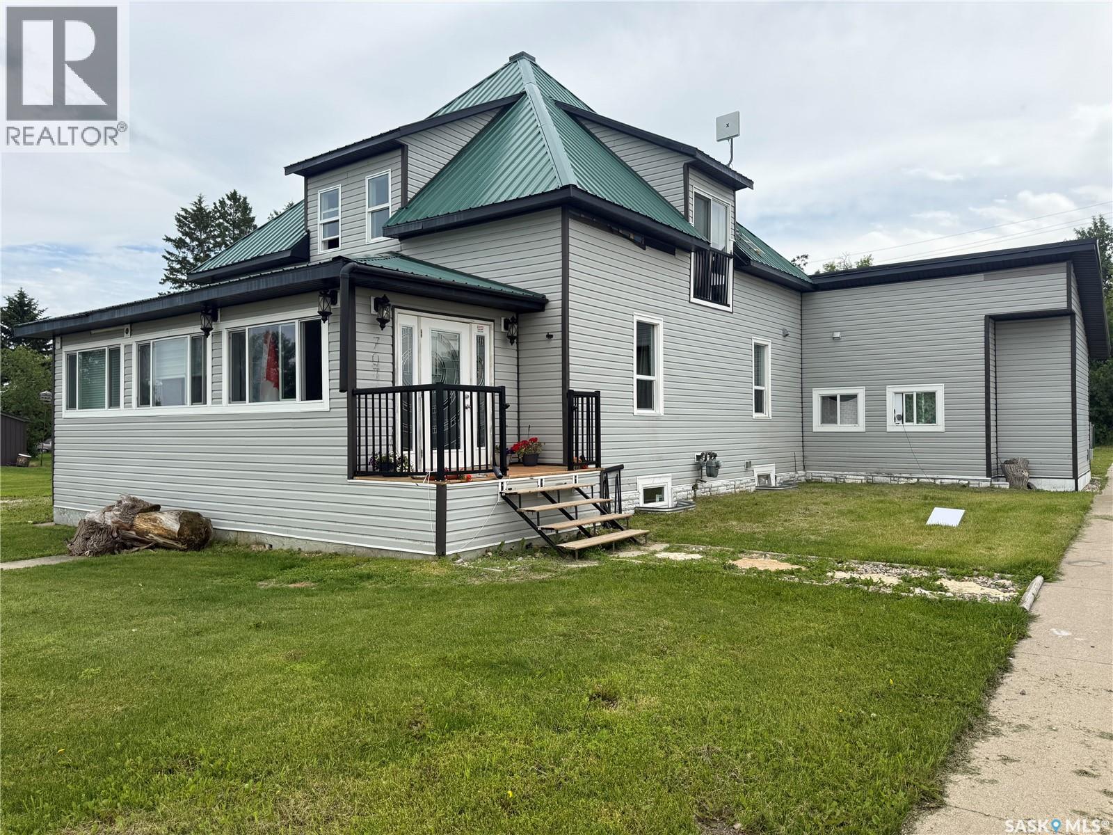 707 Railway AVENUE - 41