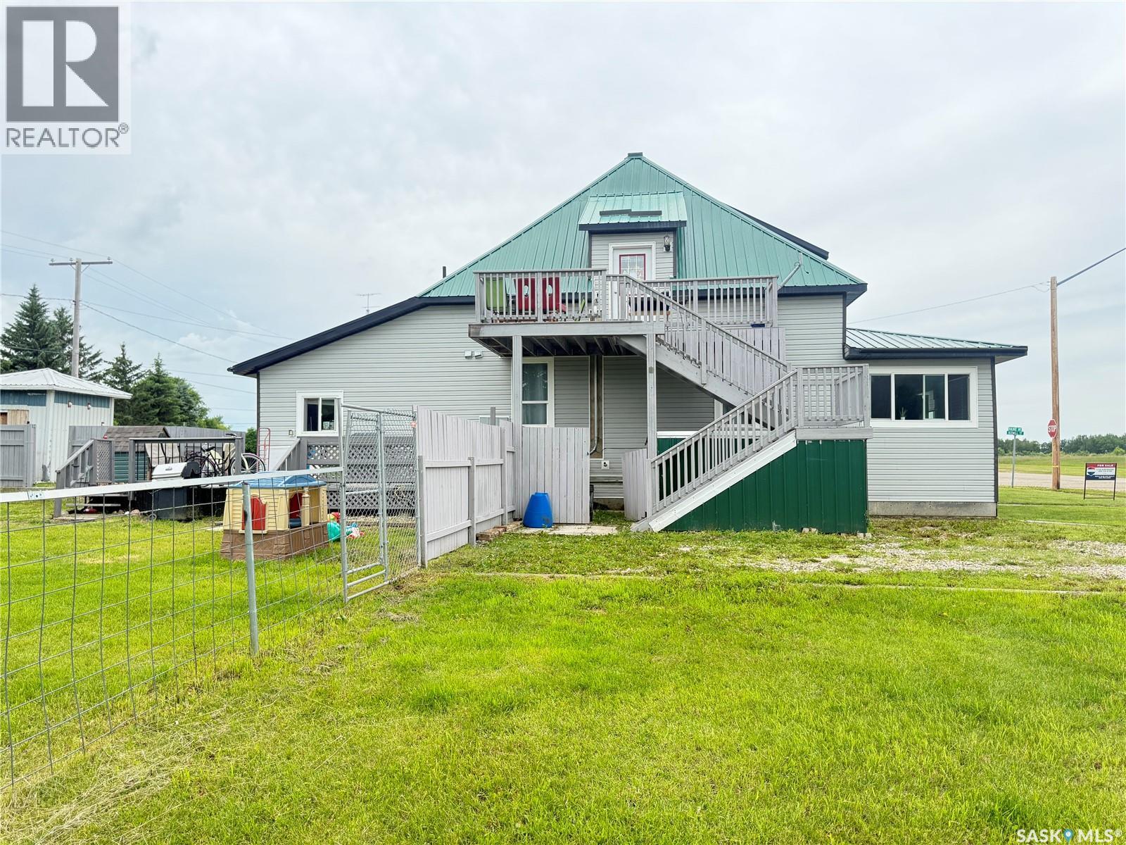 707 Railway AVENUE - 42