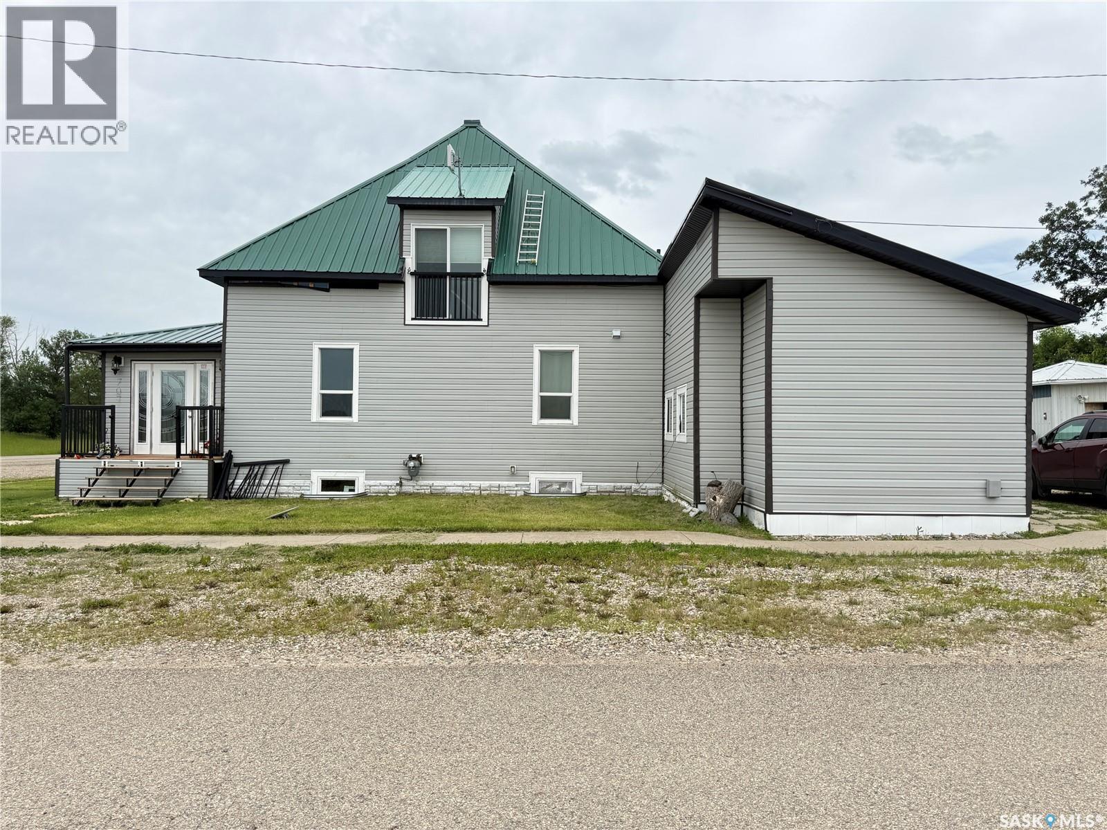 707 Railway AVENUE - 44