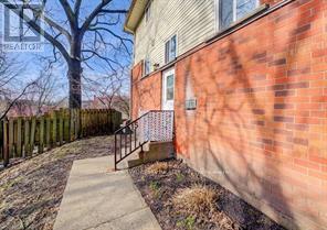#15 119 CEDAR STREET S - 3