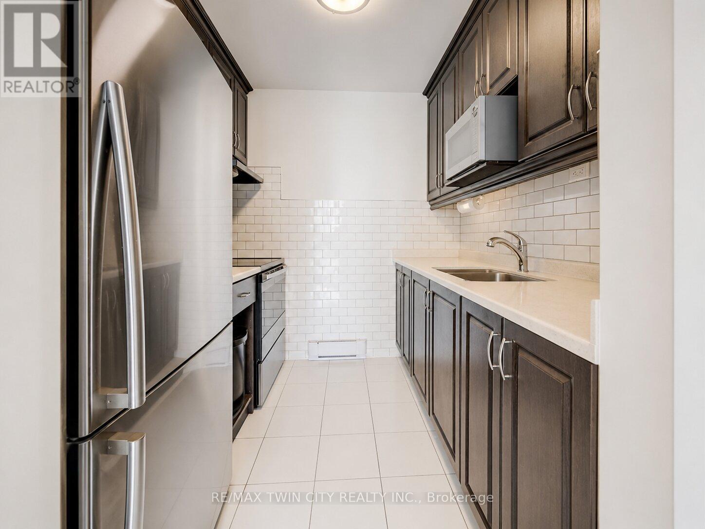 #15 119 CEDAR STREET S - 9