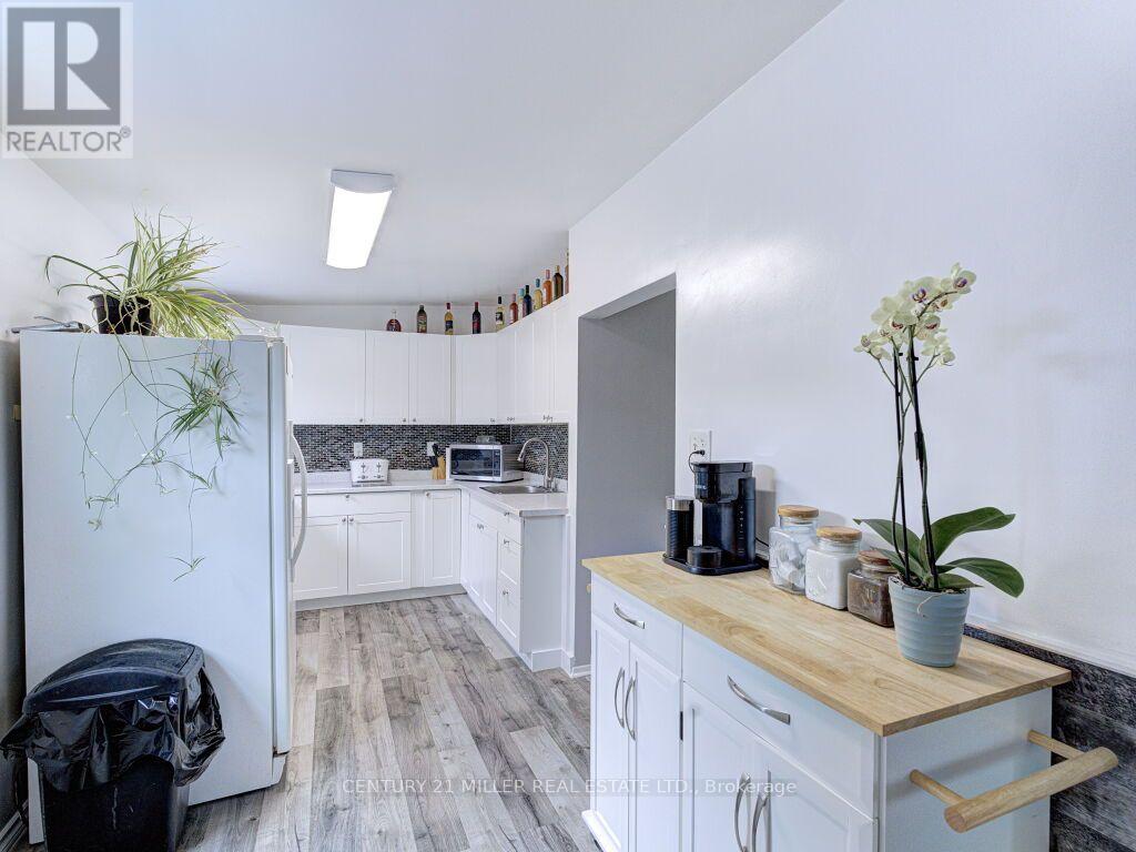 154 LUSCOMBE STREET - 11