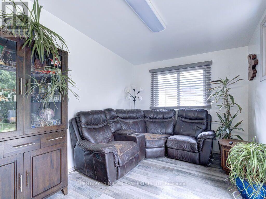 154 LUSCOMBE STREET - 20