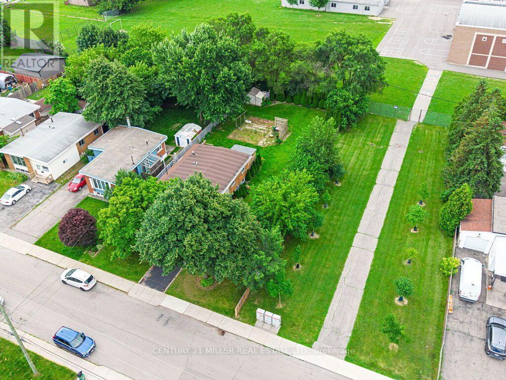 154 LUSCOMBE STREET - 33
