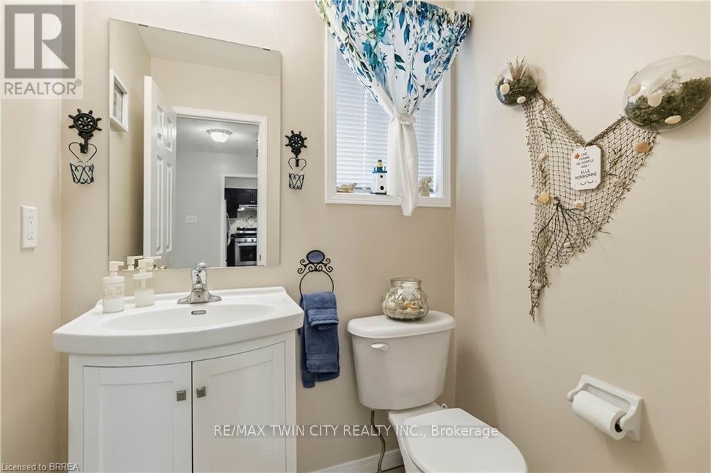 156 OSBORN AVENUE - 24