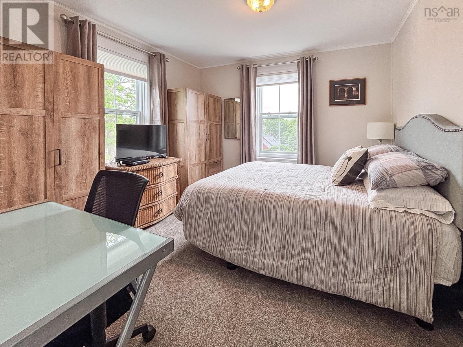 Property 22 of 50 of 61 York Street