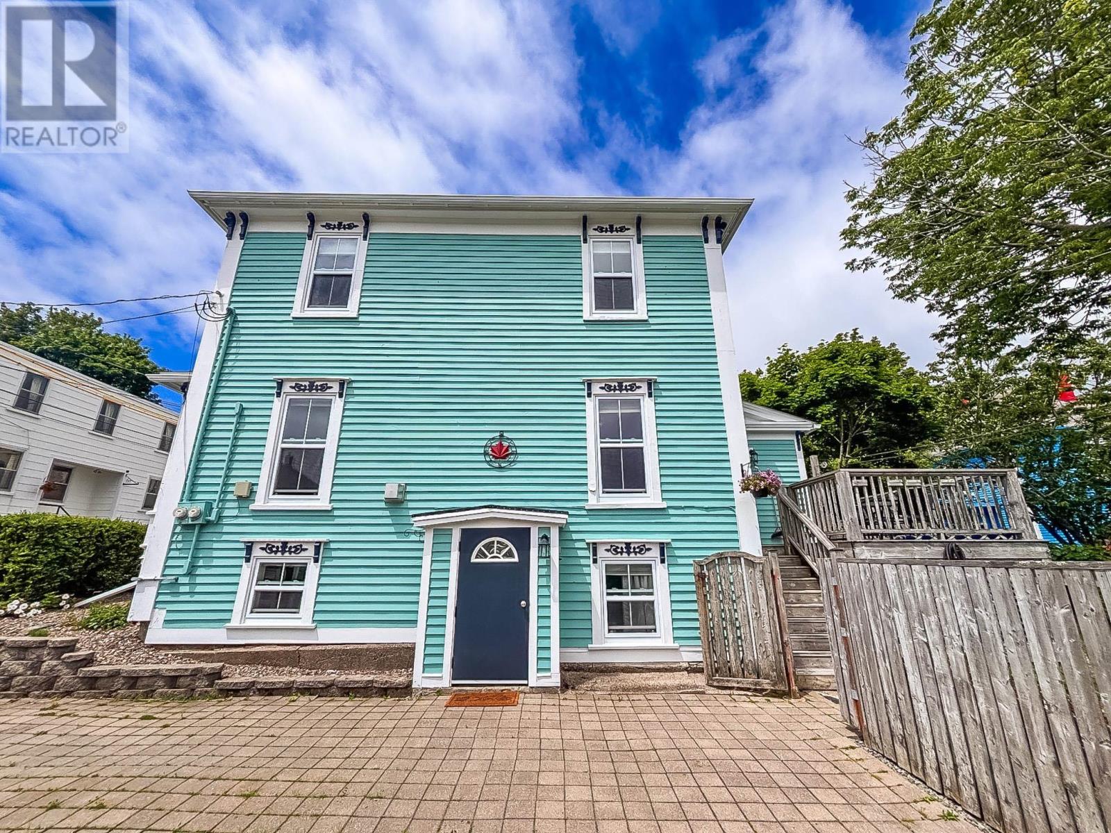 Property 27 of 50 of 61 York Street
