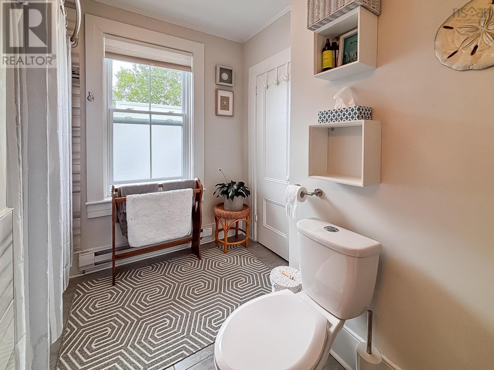 Property 21 of 50 of 61 York Street