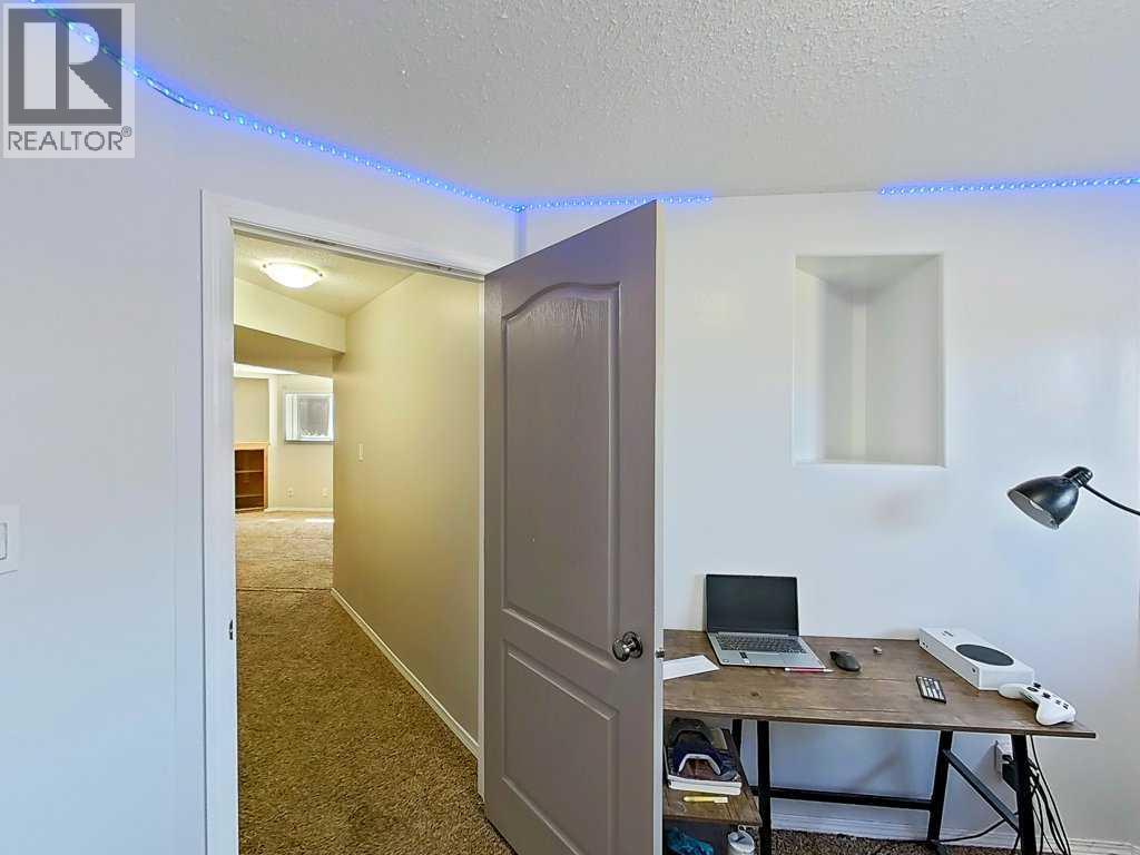 6905 58 Street - 32