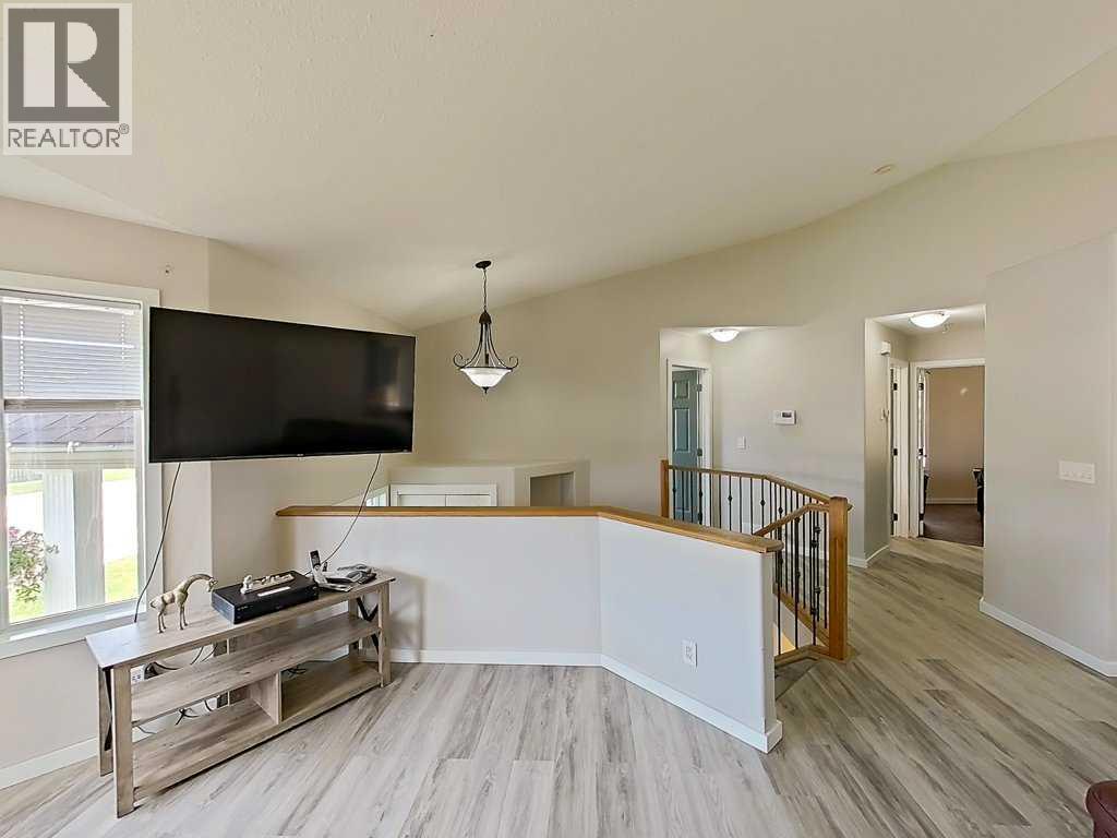 6905 58 Street - 11