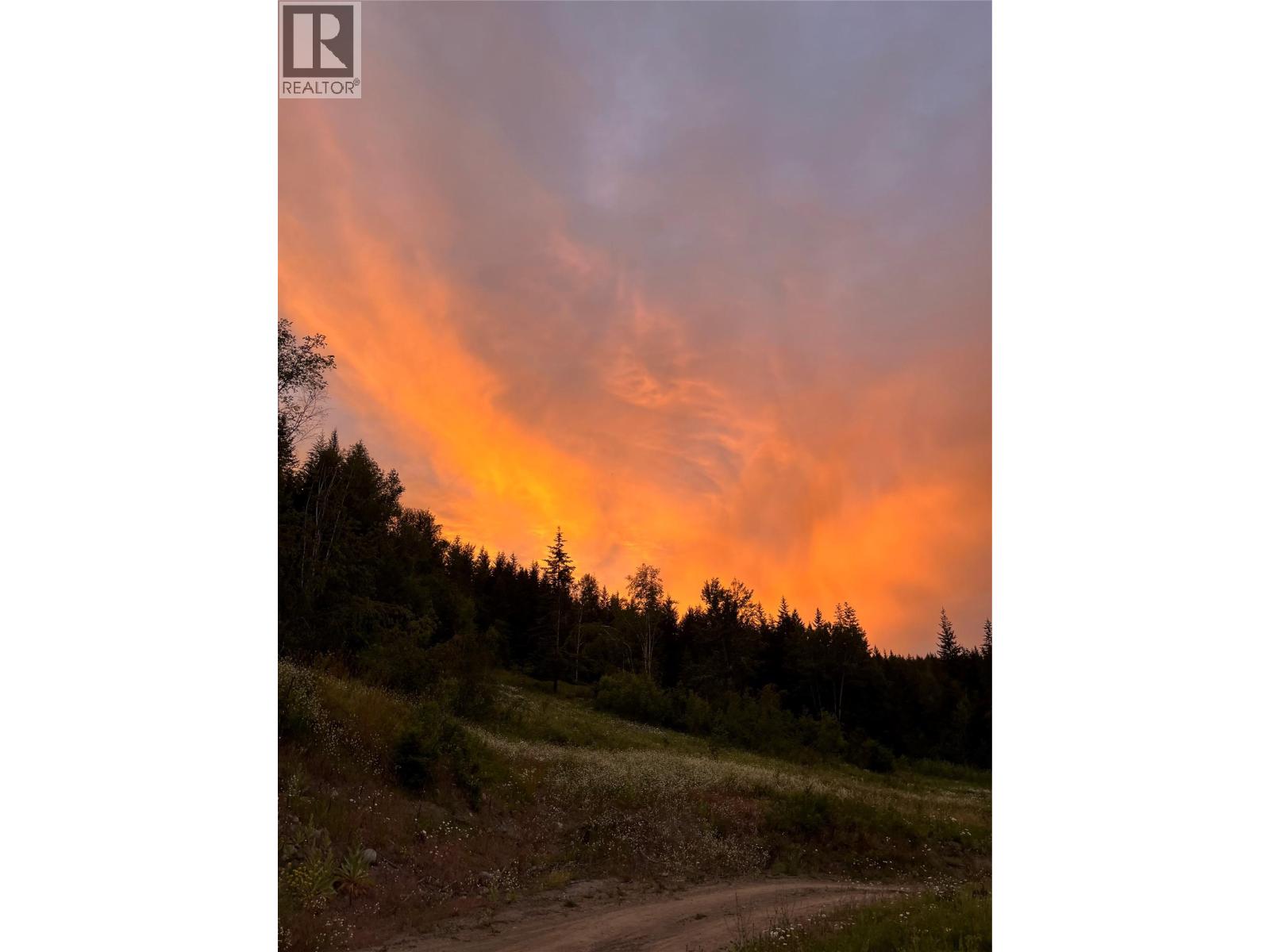 5521 BOULDER MOUNTAIN Road, Barriere