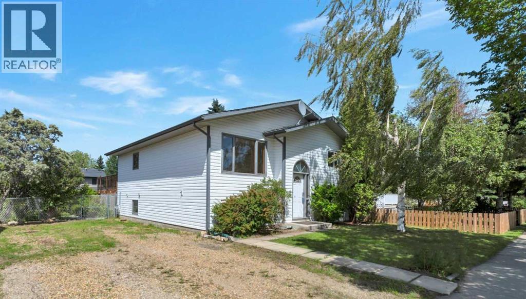 4622 52 Avenue - photo 2