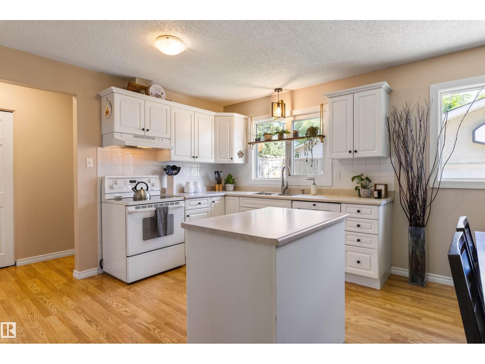 26 MILBURN CR - 10