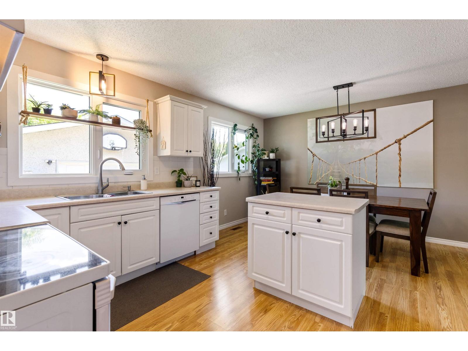 26 MILBURN CR - 13