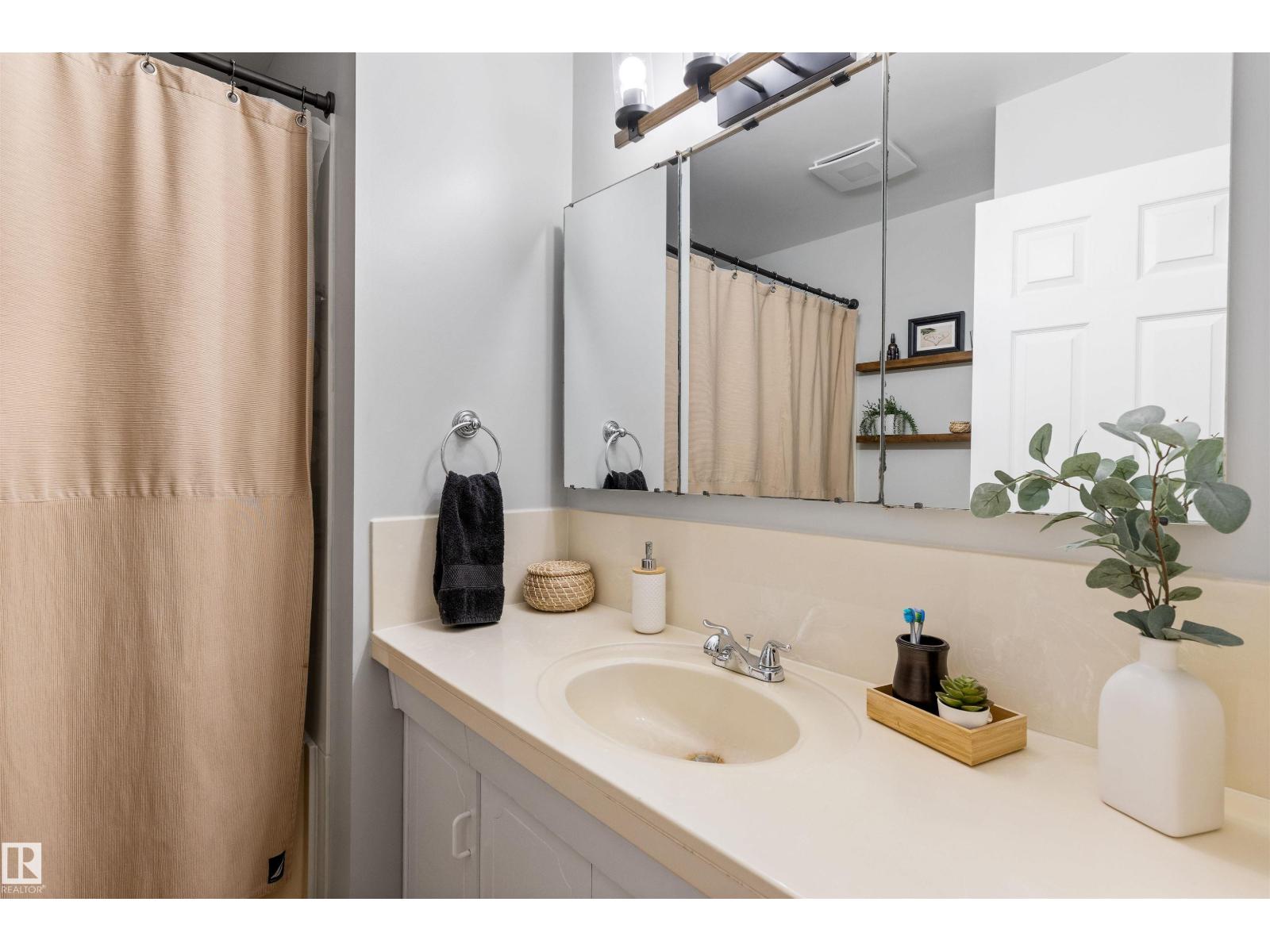 26 MILBURN CR - 15