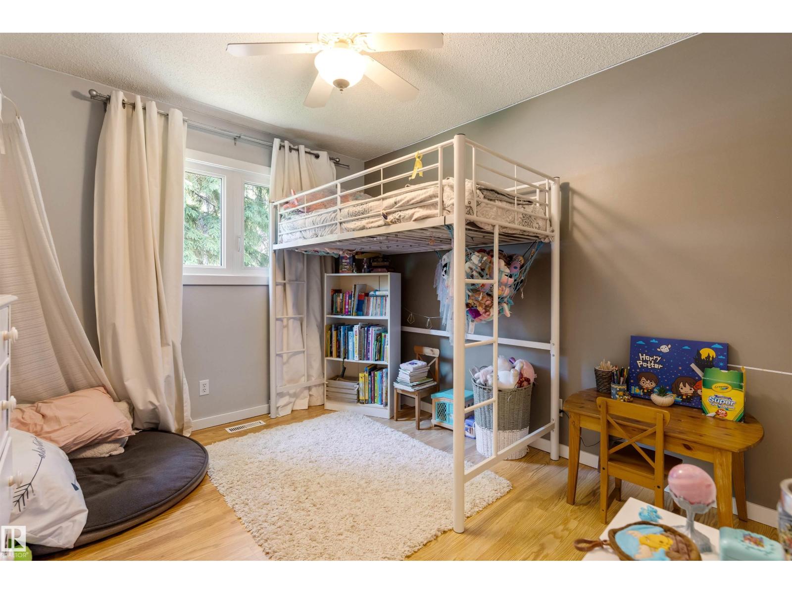 26 MILBURN CR - 18