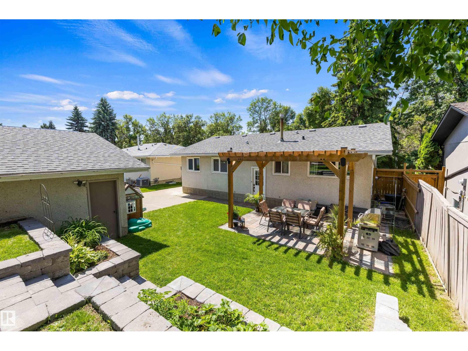 26 MILBURN CR - 39