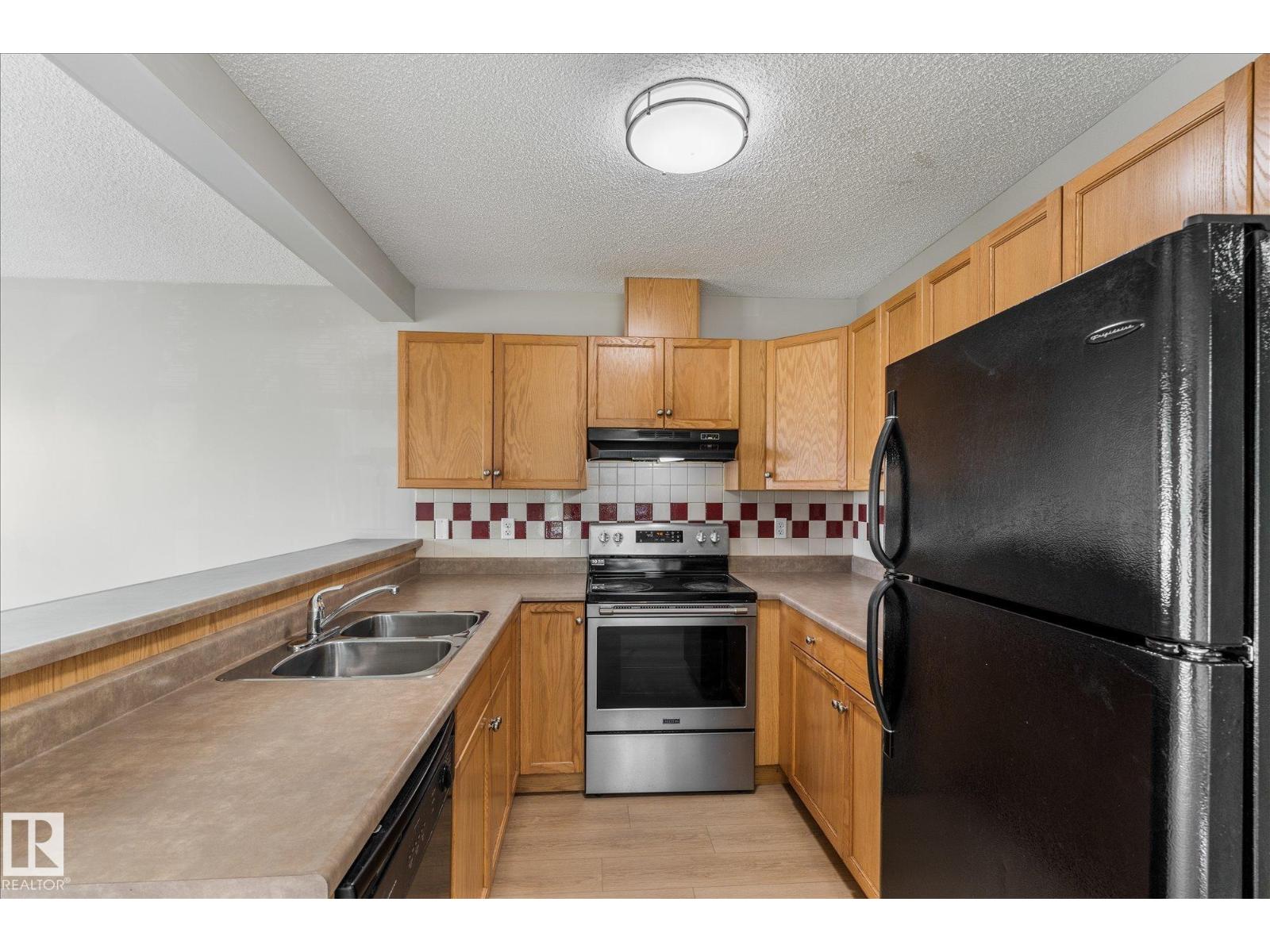 5540 163 AV NW - 14
