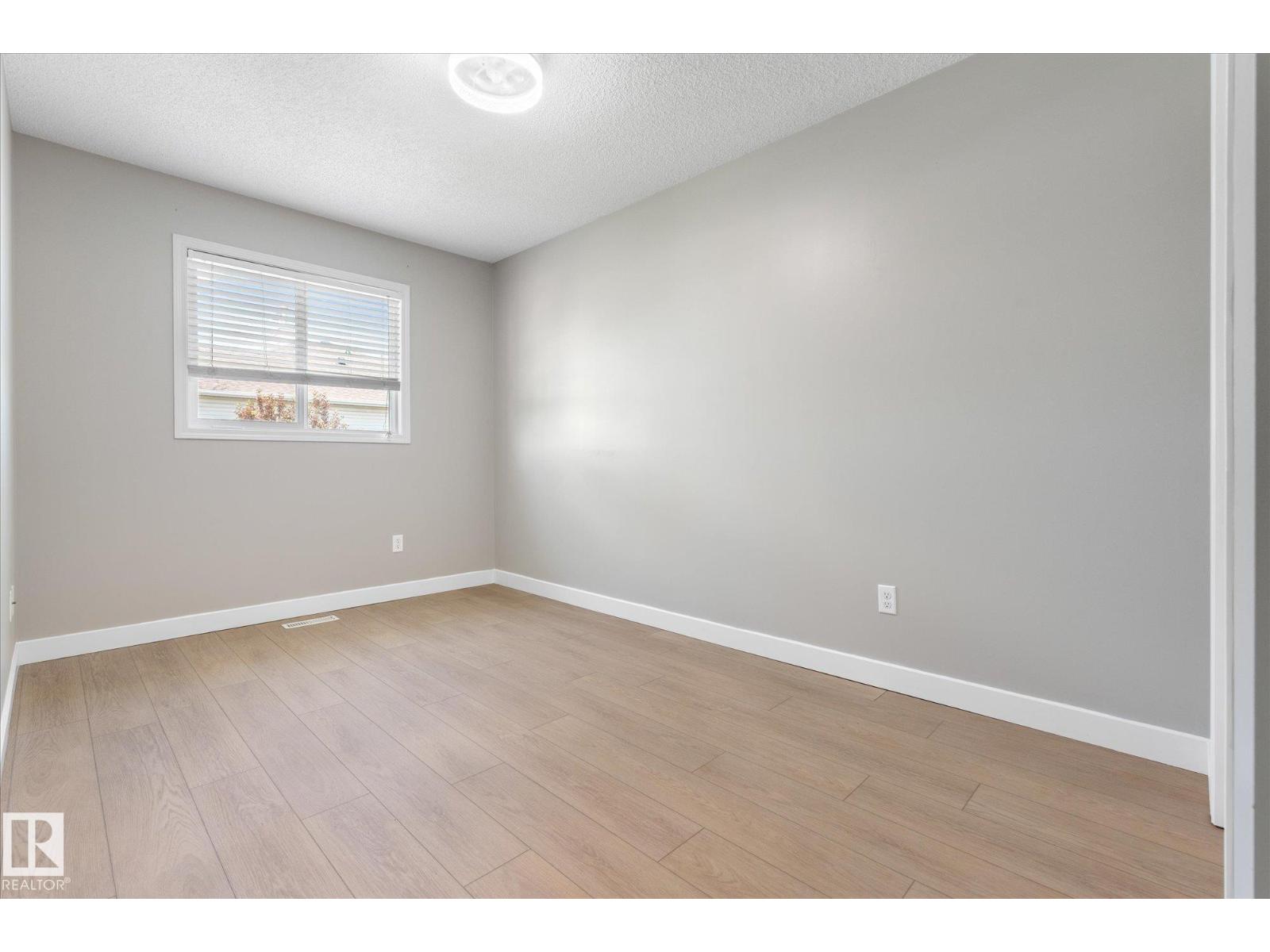 5540 163 AV NW - 28