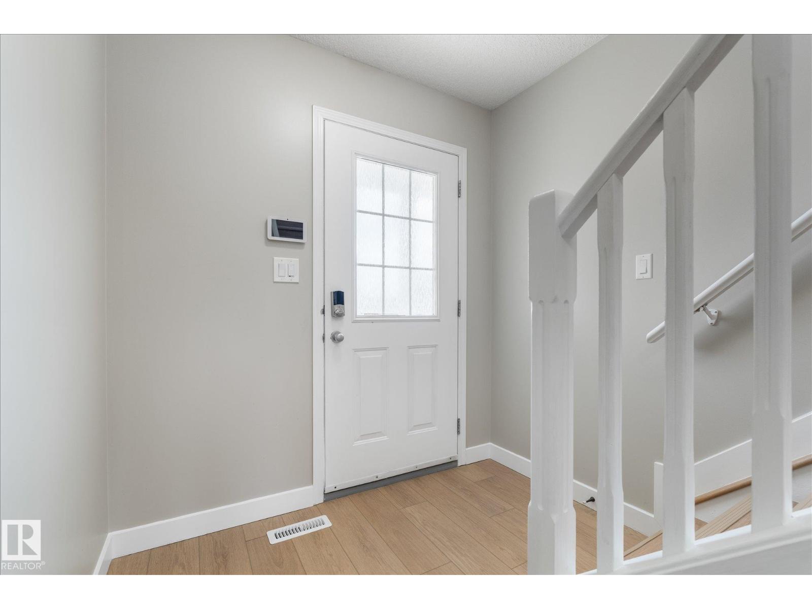 5540 163 AV NW - 6
