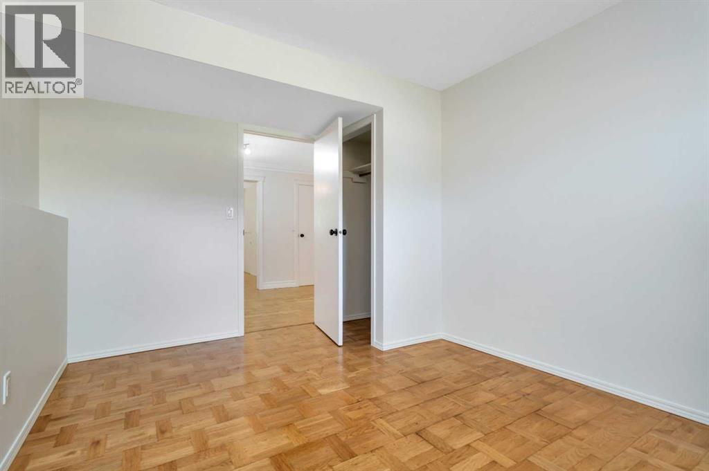 4622 52 Avenue — photo 36