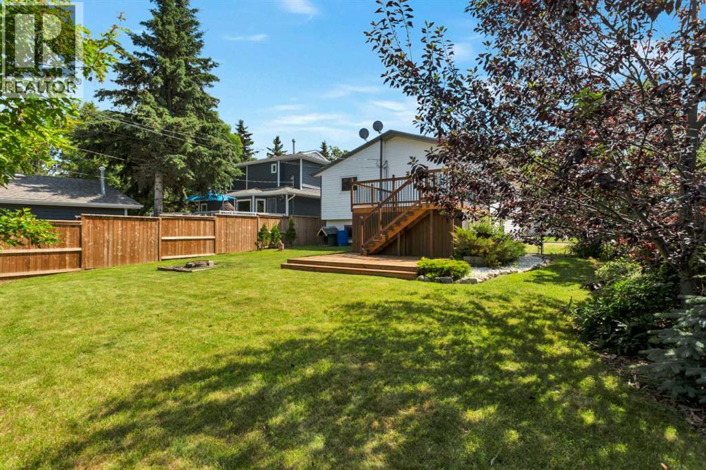 4622 52 Avenue — photo 44