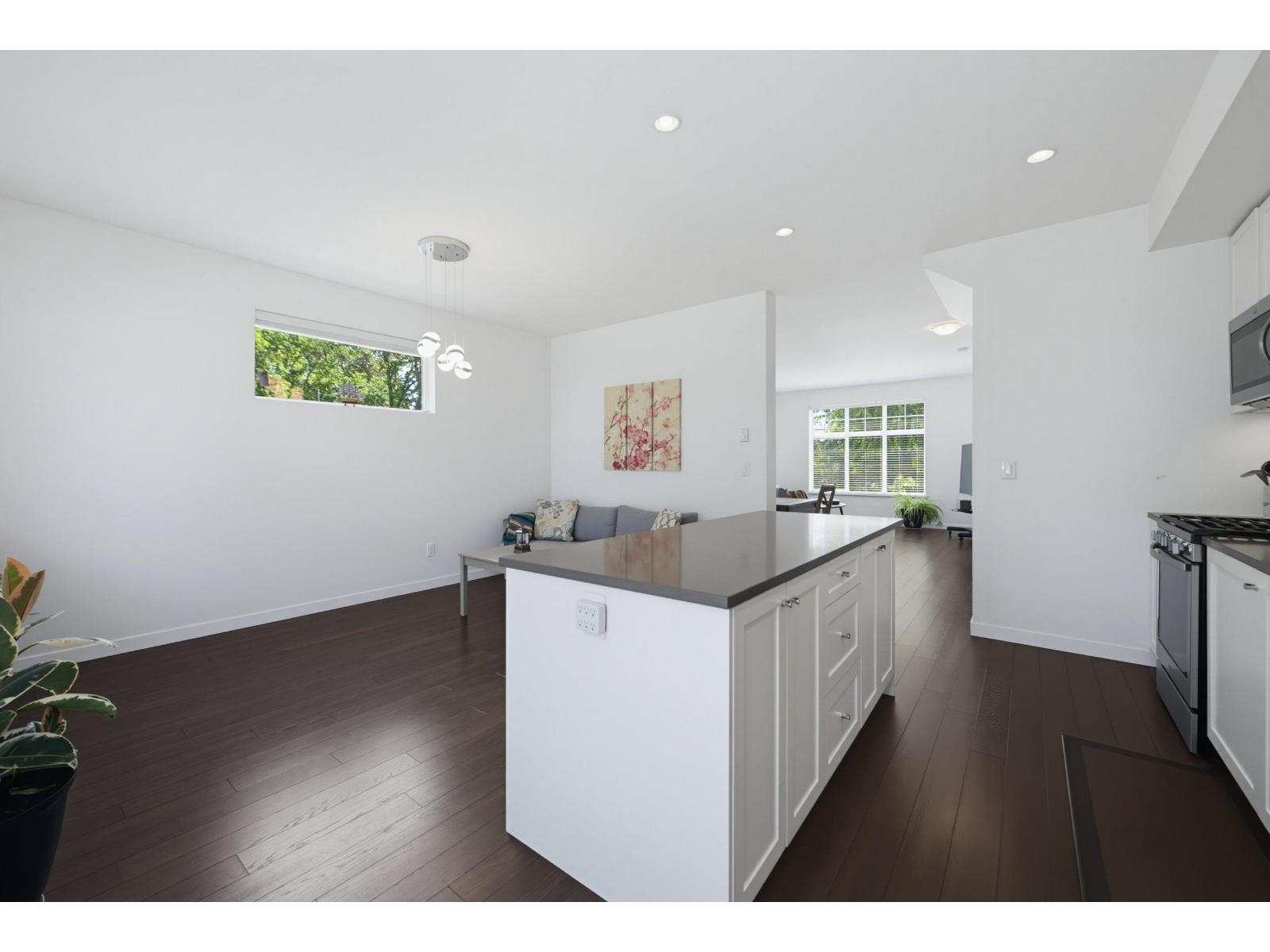 7 16357 15 AVENUE, Surrey