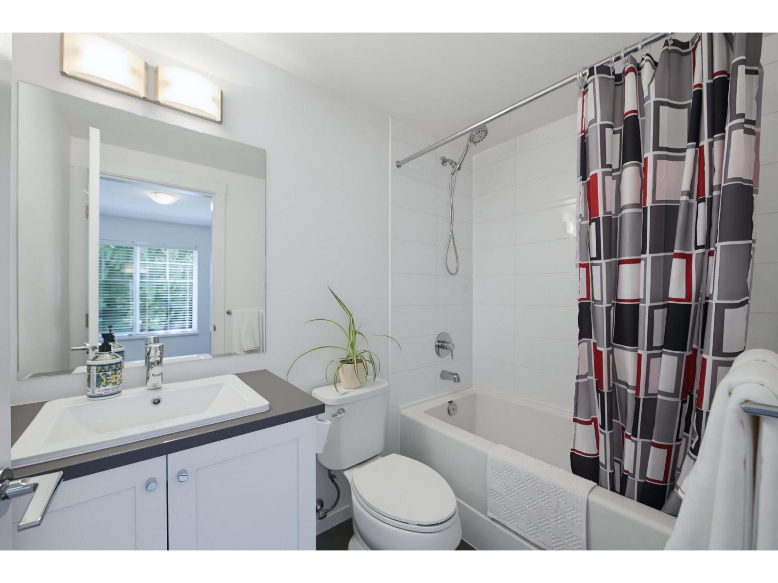 7 16357 15 AVENUE, Surrey