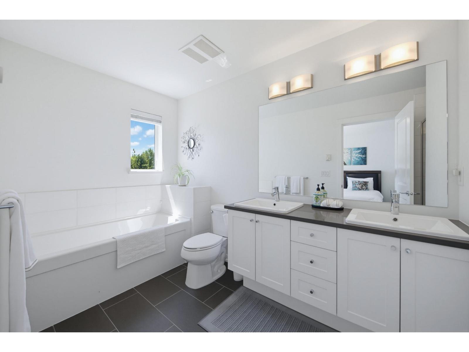 7 16357 15 AVENUE, Surrey