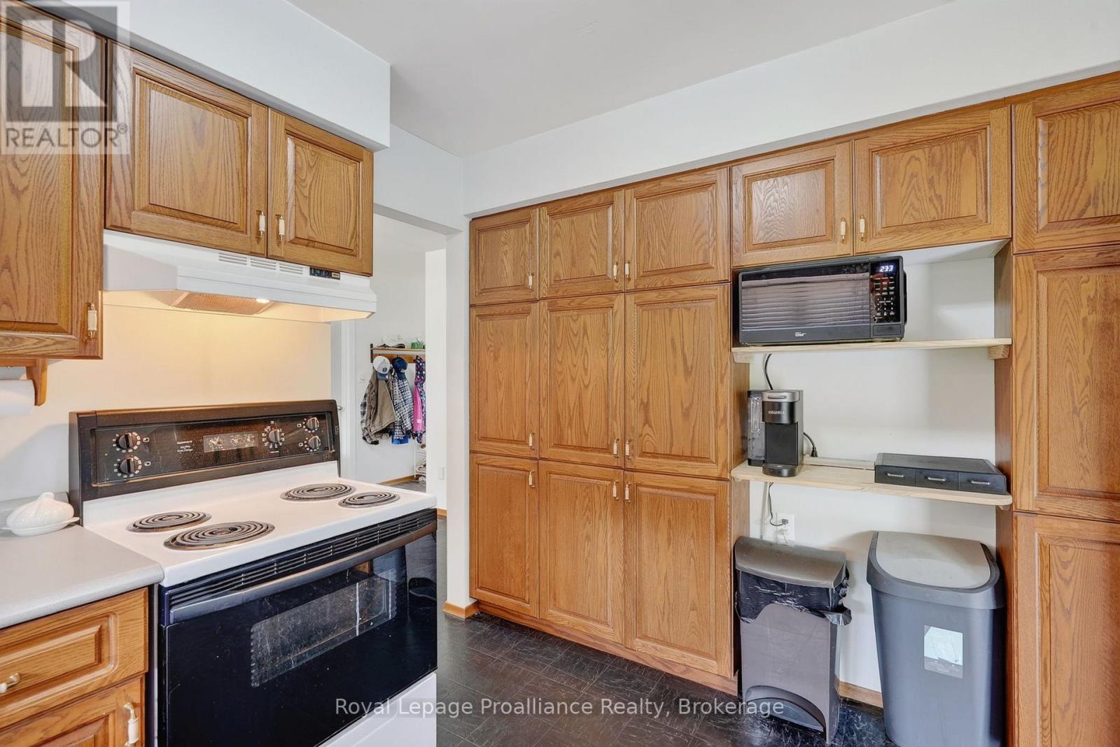 150 WOODLAND ROAD - 12