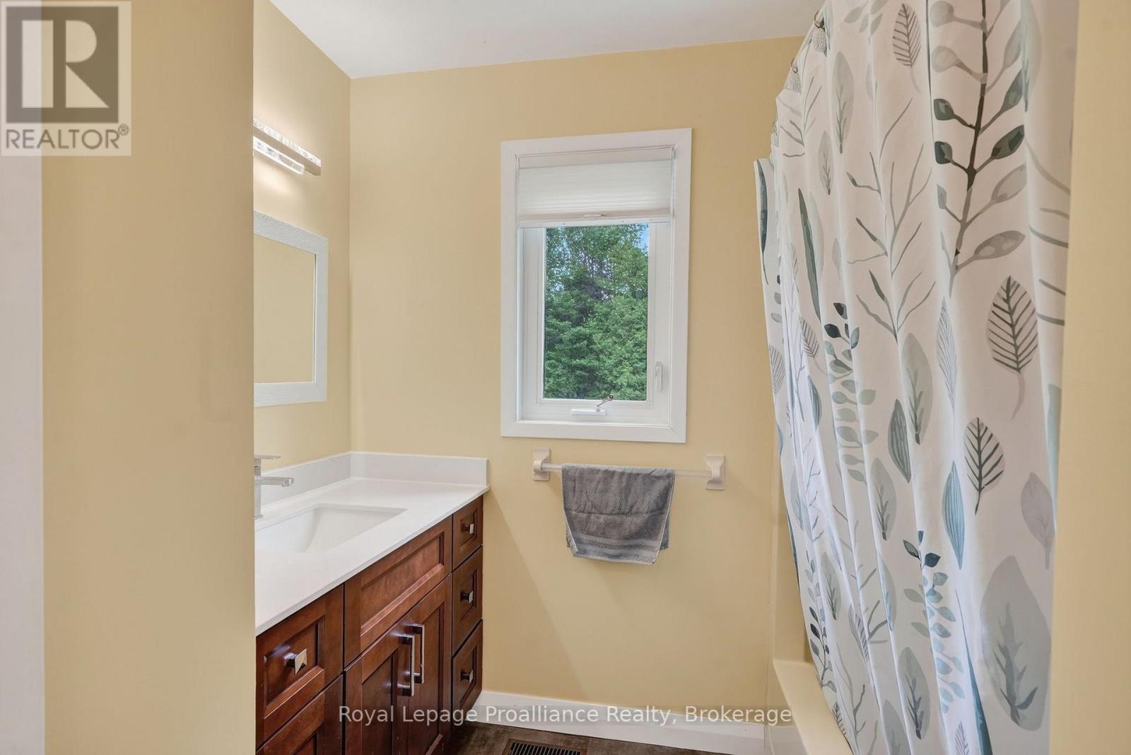 150 WOODLAND ROAD - 24