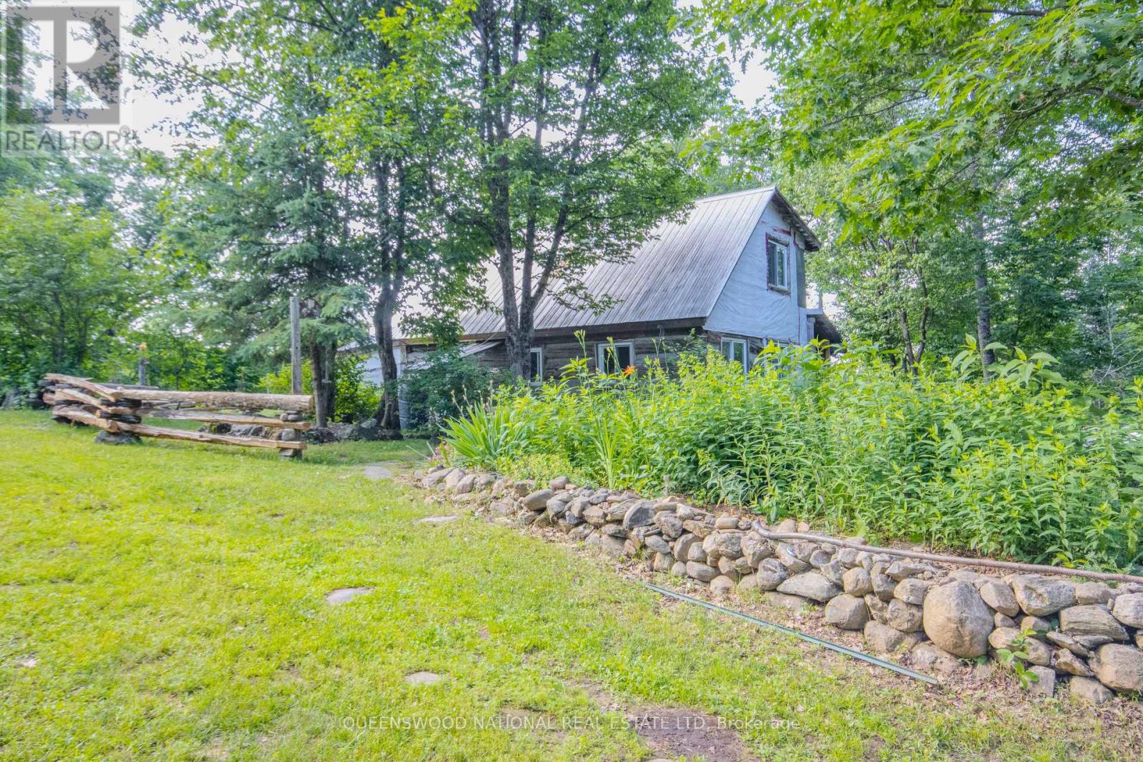 205 ROCKINGHAM ROAD - 12