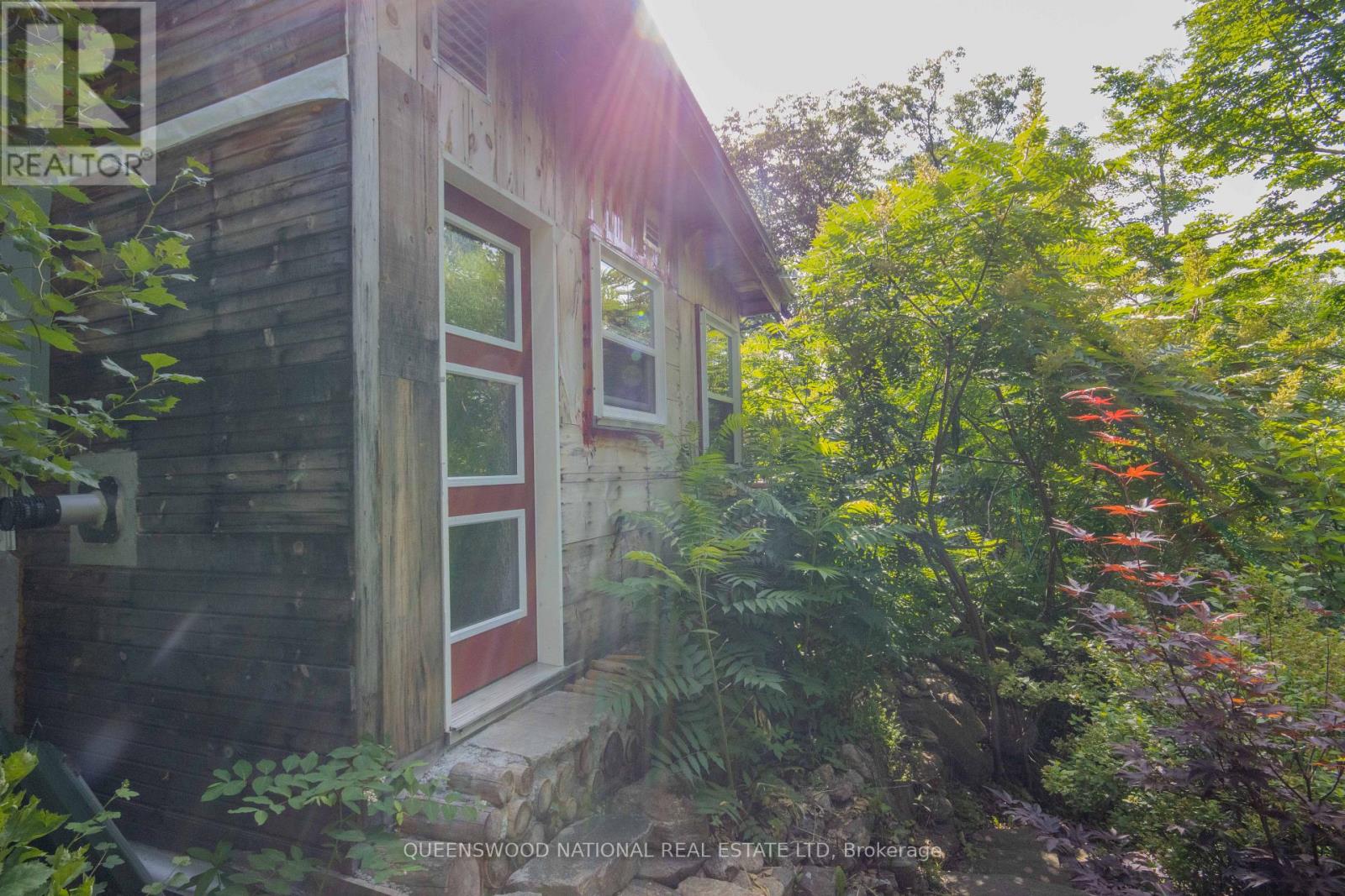 205 ROCKINGHAM ROAD - 9