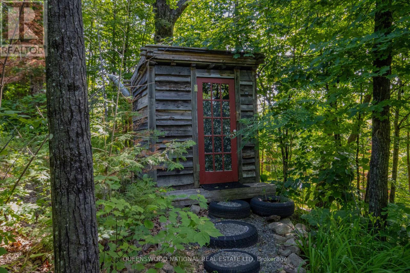 205 ROCKINGHAM ROAD - 8