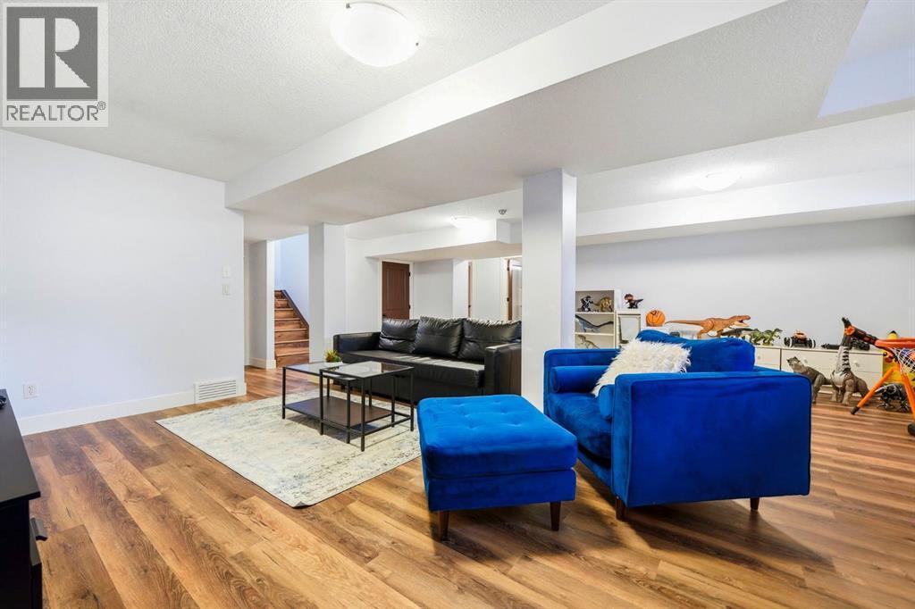 29 Winchester Crescent SW - 32