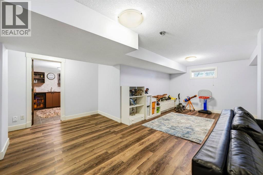 29 Winchester Crescent SW - 33