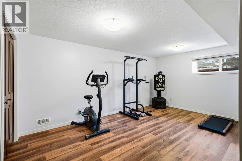 29 Winchester Crescent SW - 36