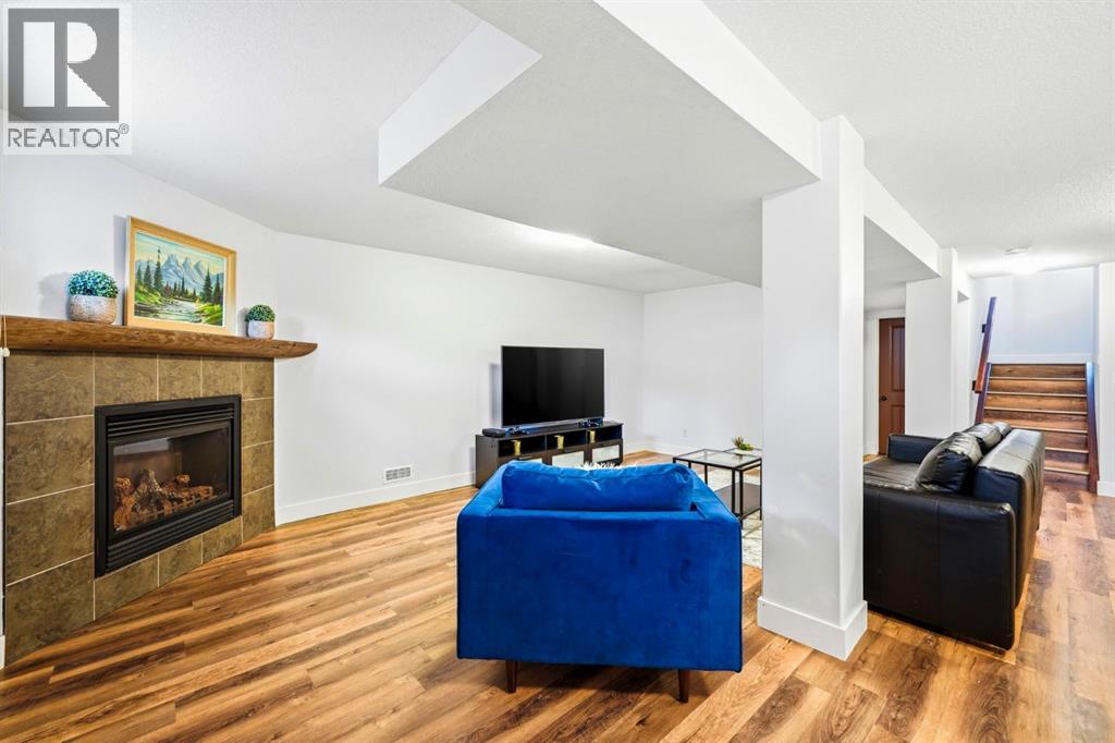 29 Winchester Crescent SW - 30