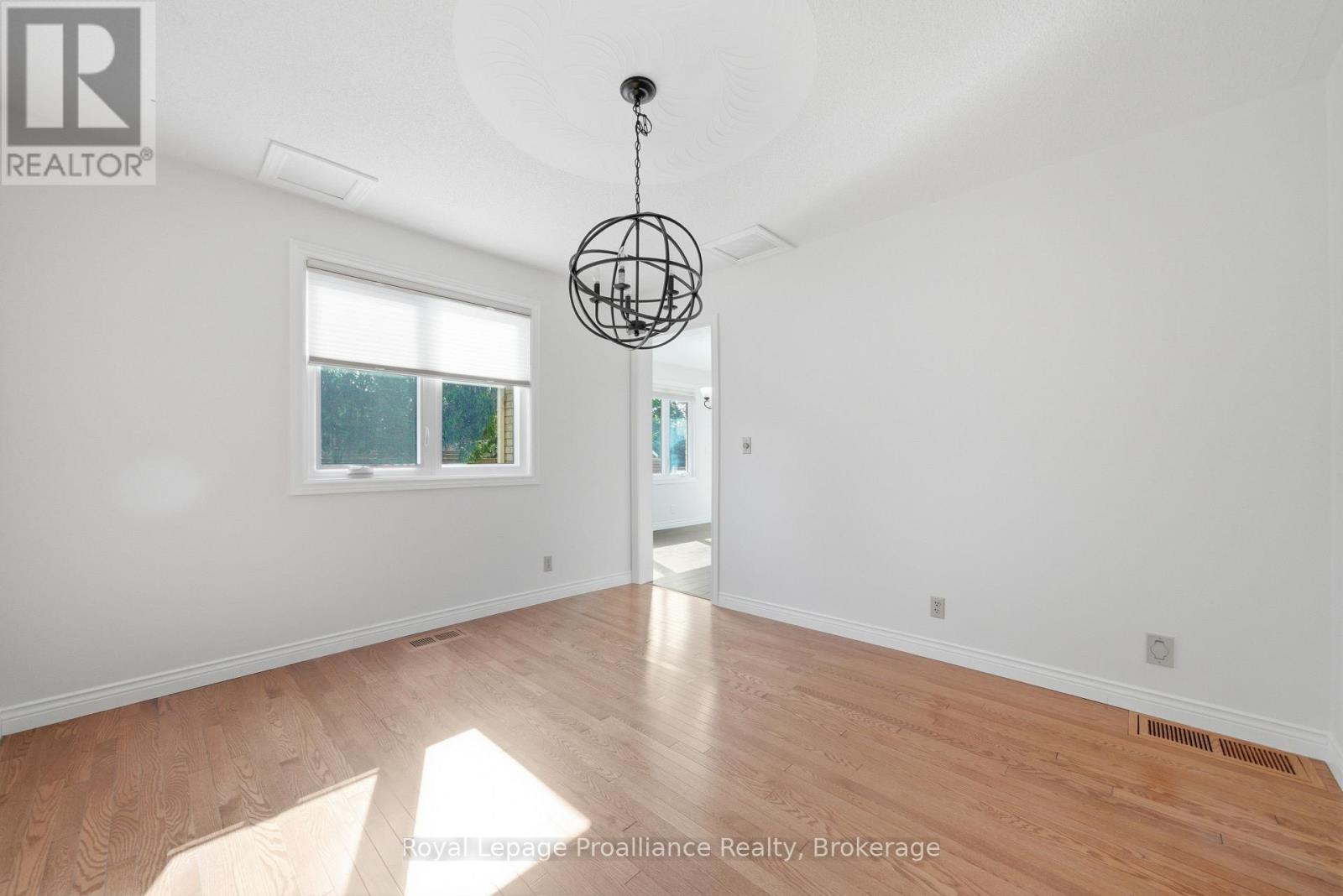 37 DUNGANNON DRIVE - 10