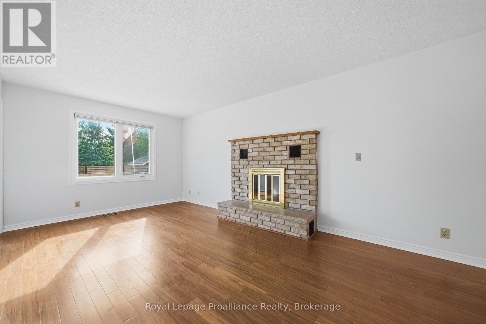 37 DUNGANNON DRIVE - 18