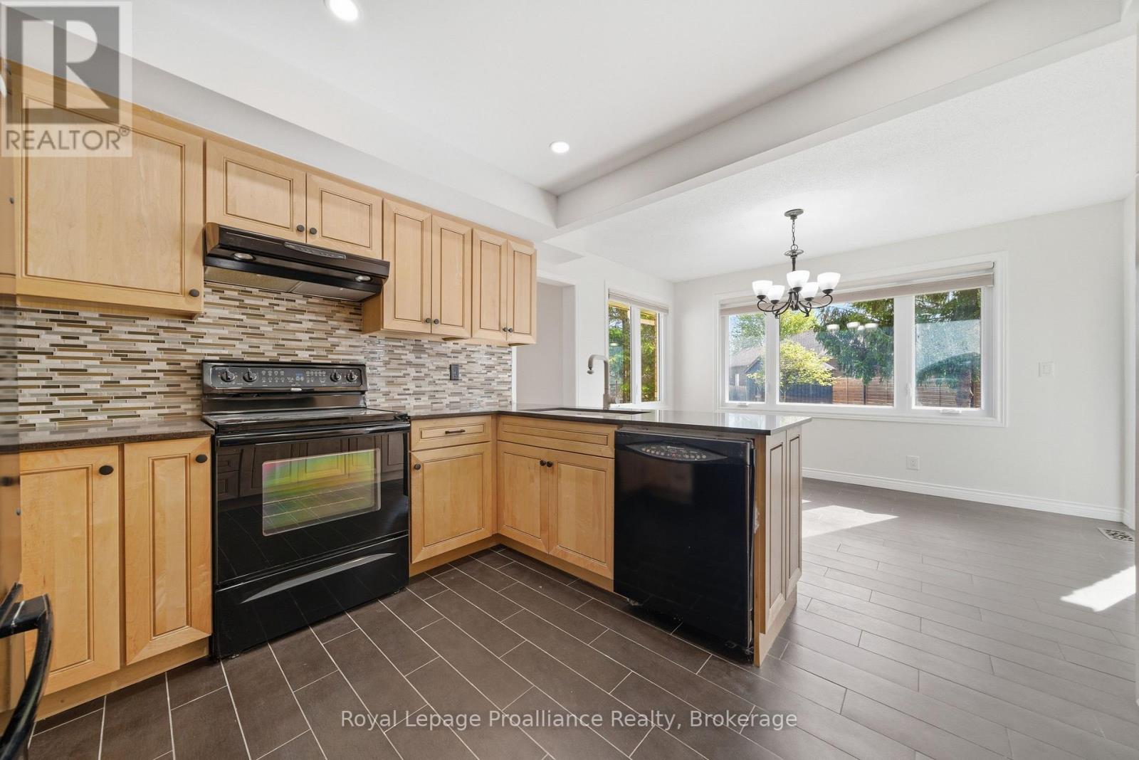 37 DUNGANNON DRIVE - 16