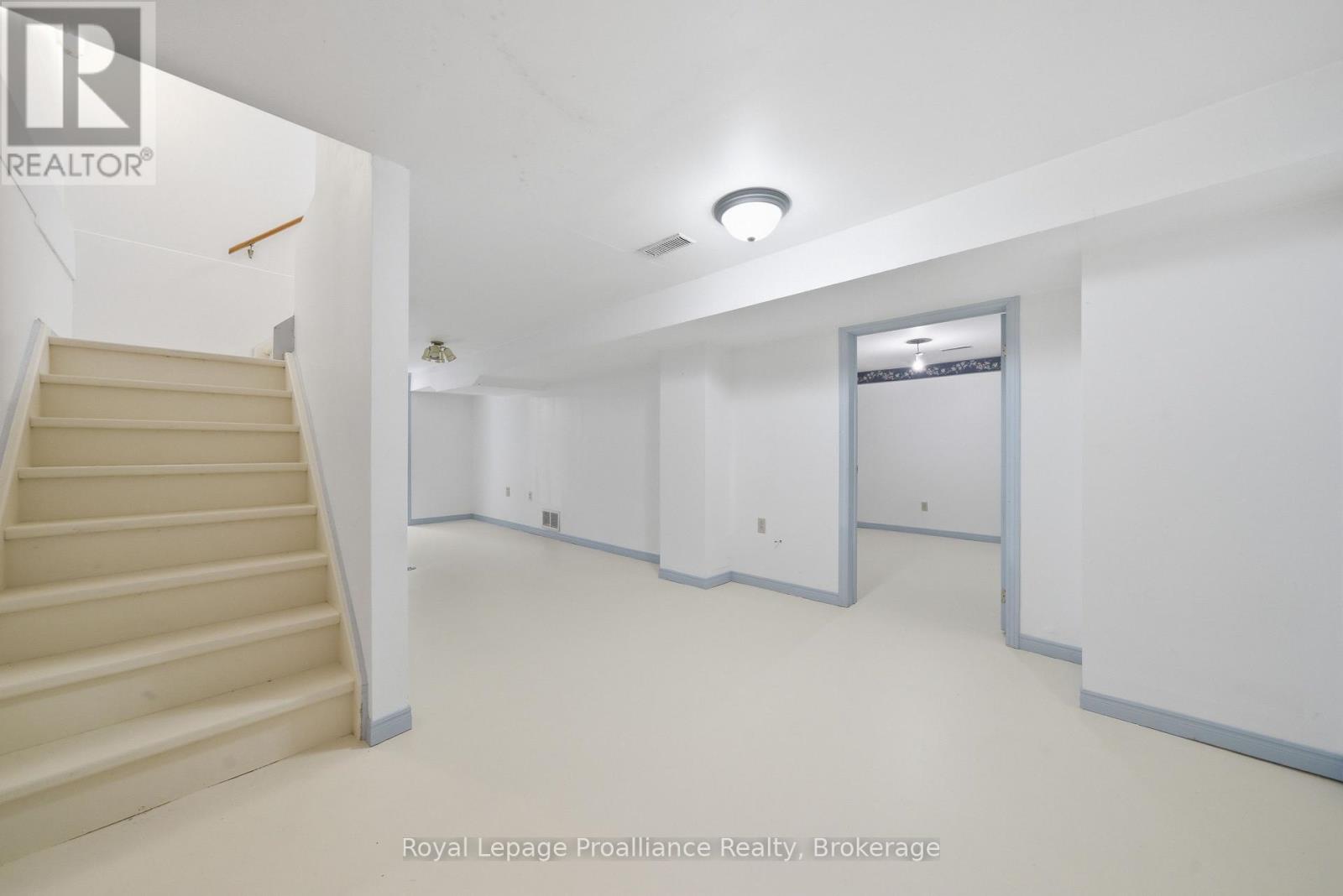 37 DUNGANNON DRIVE - 33