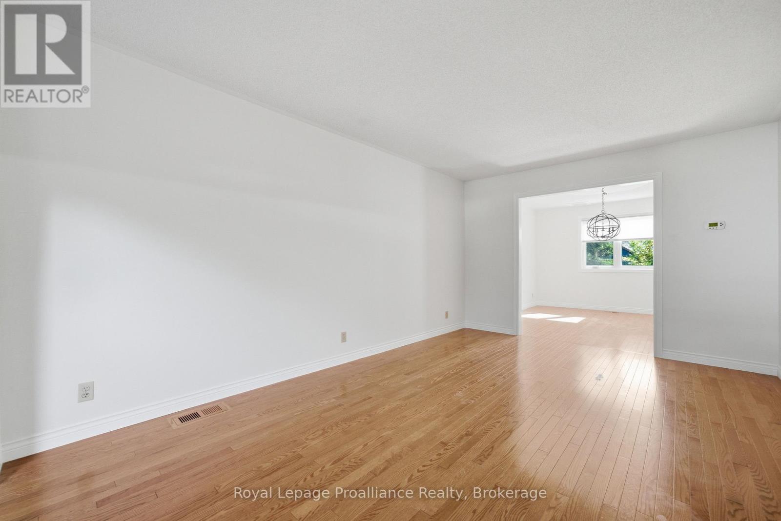 37 DUNGANNON DRIVE - 7