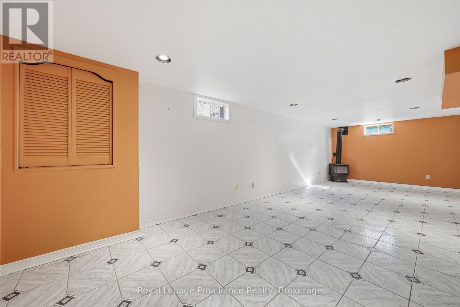 37 DUNGANNON DRIVE - 36